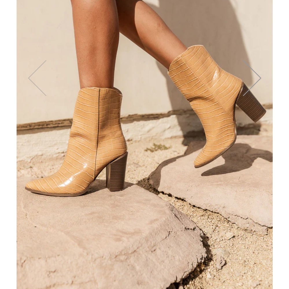 Pink Lily Western Boots